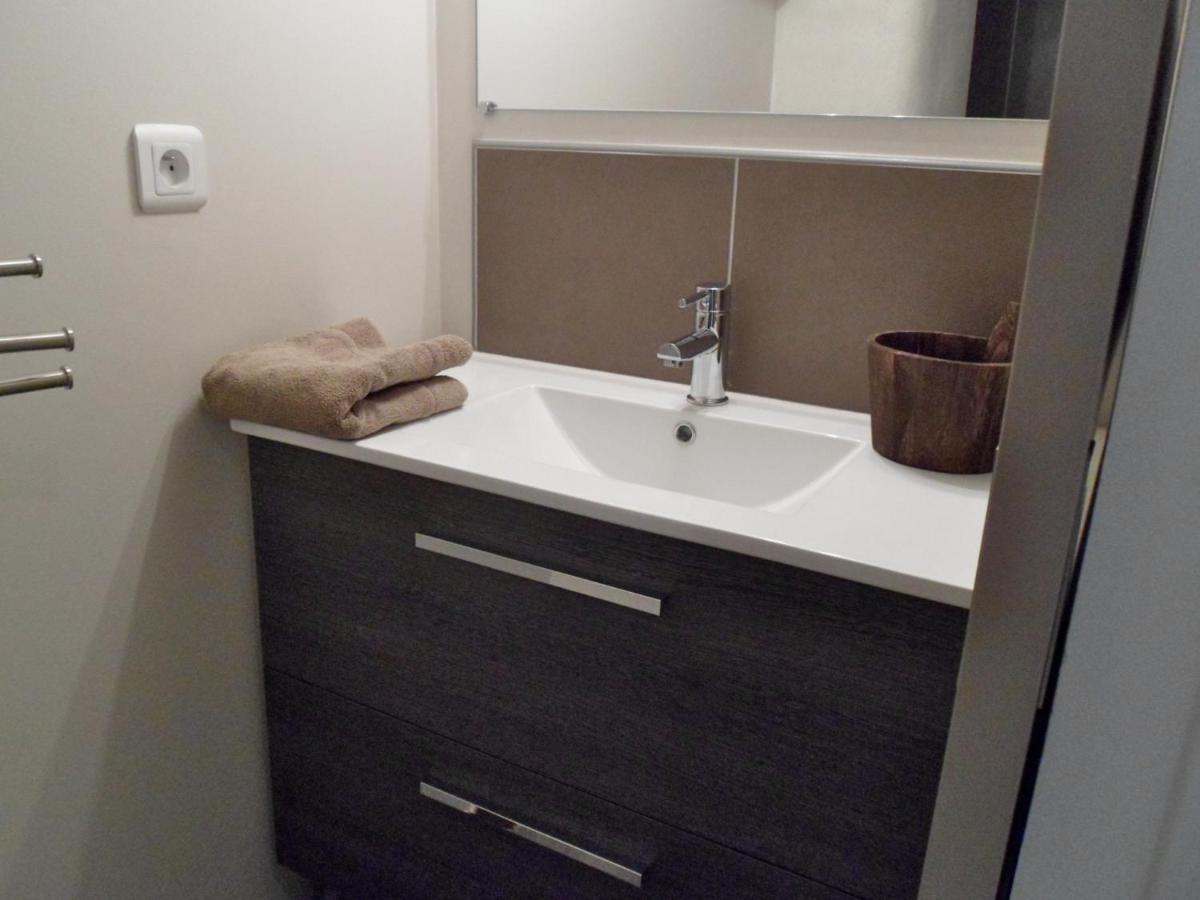 Cosy Flat Market Apartment ลาโรแชล ภายนอก รูปภาพ