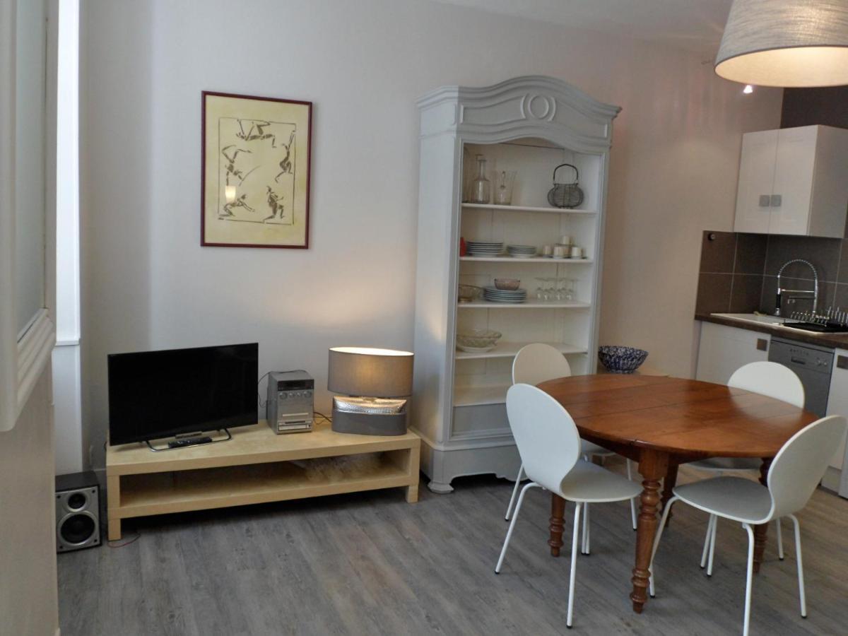 Cosy Flat Market Apartment ลาโรแชล ภายนอก รูปภาพ