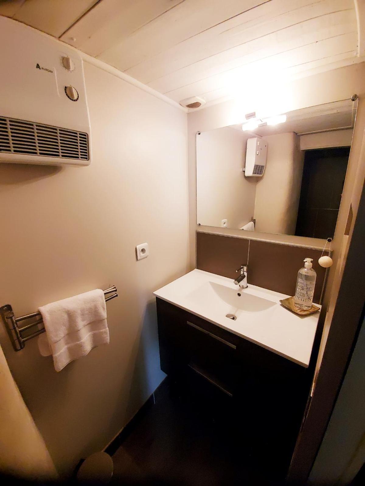 Cosy Flat Market Apartment ลาโรแชล ภายนอก รูปภาพ
